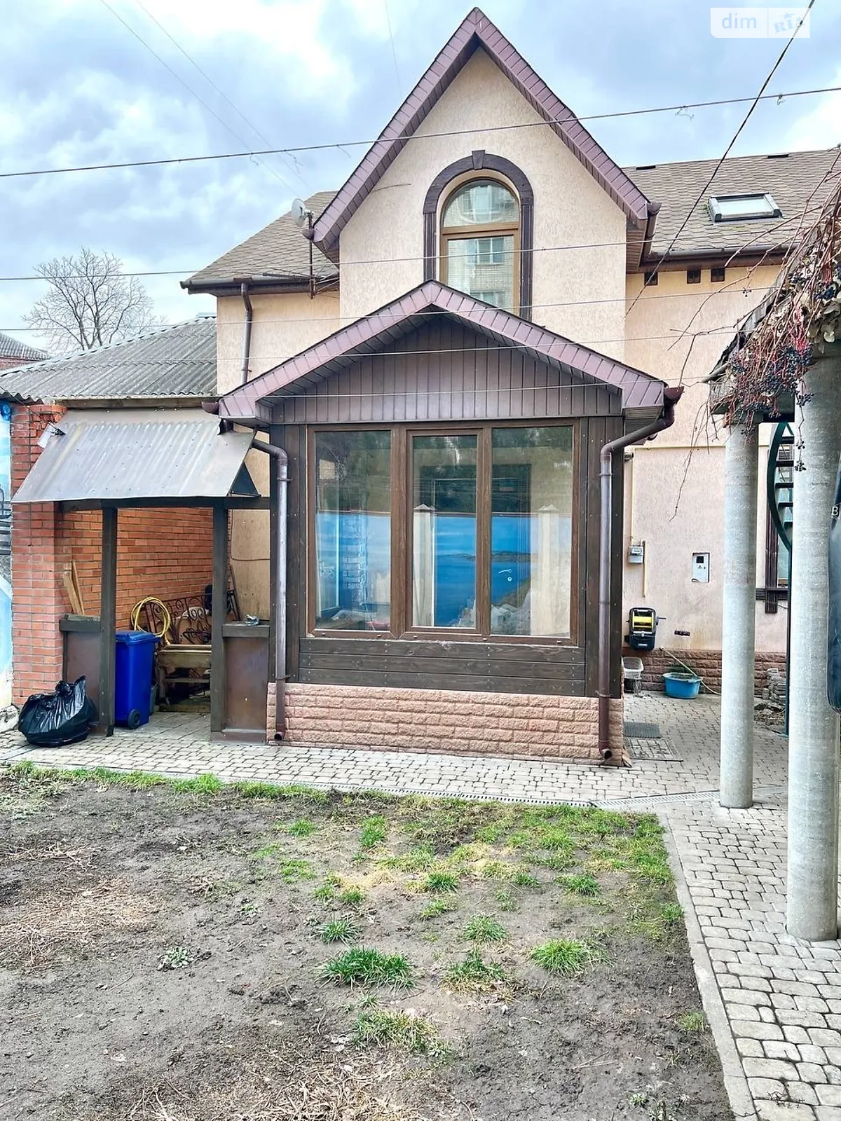 Сдается в аренду дом на 2 этажа 150 кв. м с мансардой, цена: 1300 $ - фото 1