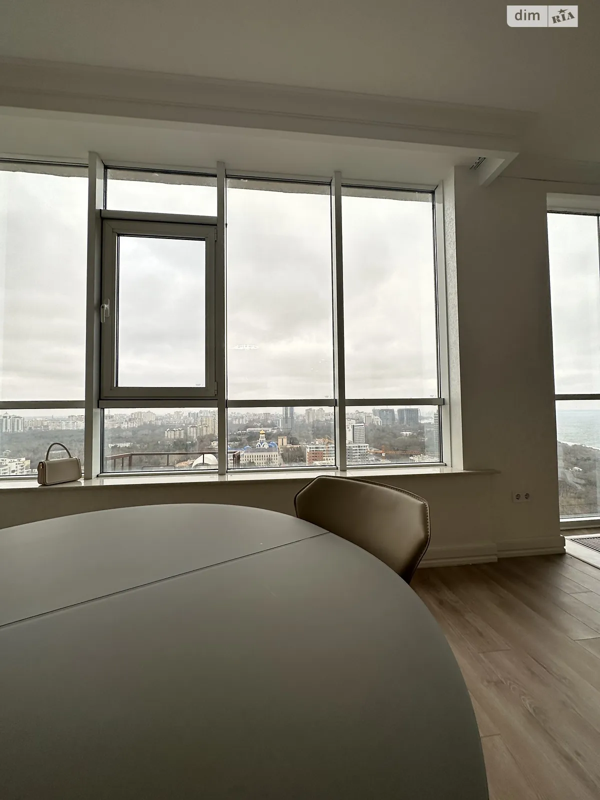 Продается 1-комнатная квартира 53.6 кв. м в Одессе, бул. Французский, 90В - фото 1