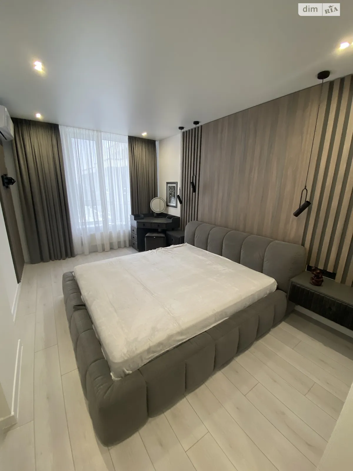 Продается 3-комнатная квартира 87 кв. м в Ирпене, ул. Университетская(Карла Маркса), 1Б - фото 1