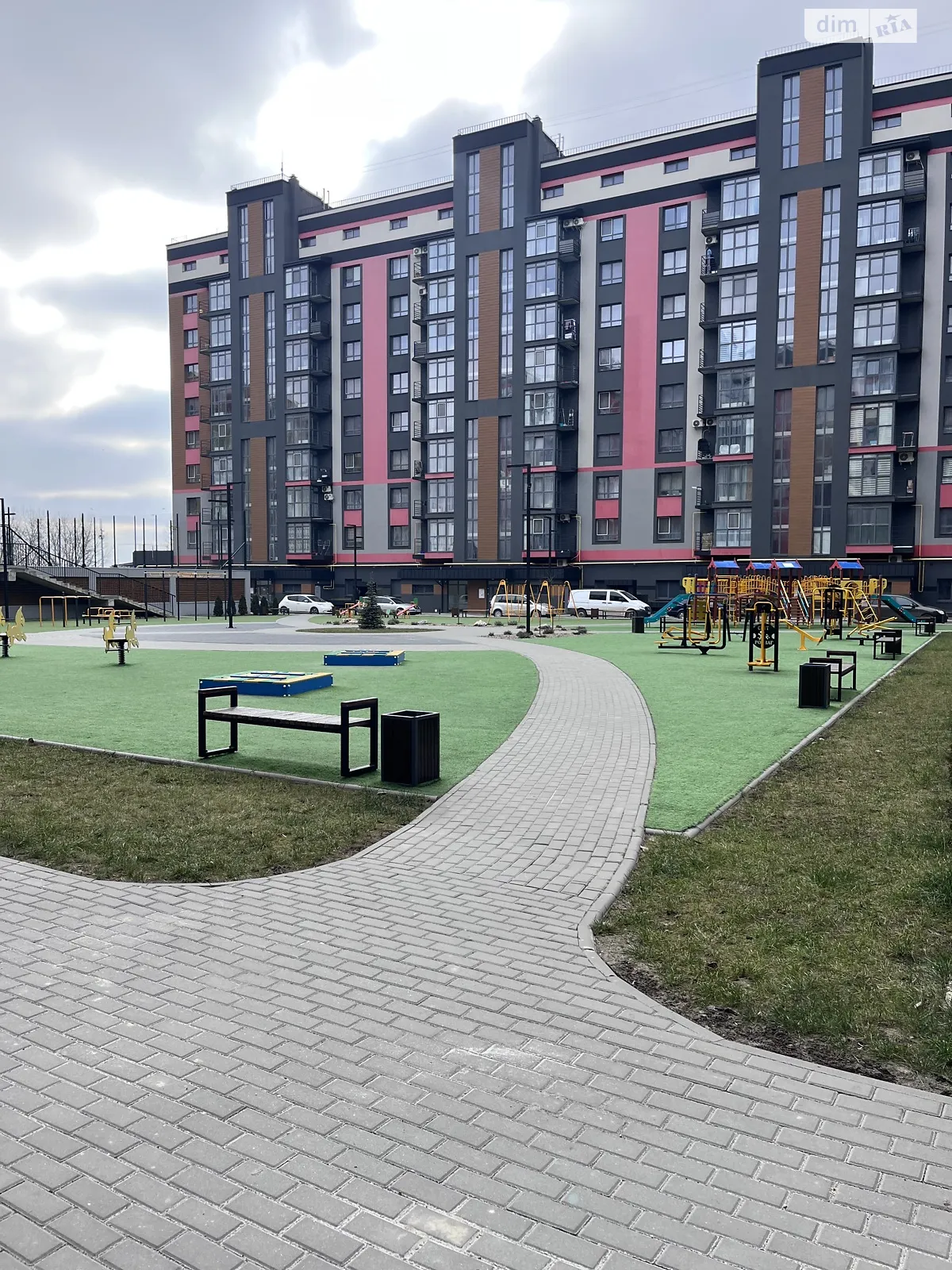 Продается 3-комнатная квартира 120 кв. м в Хмельницком, ул. Винницкая, 1/3Б - фото 1