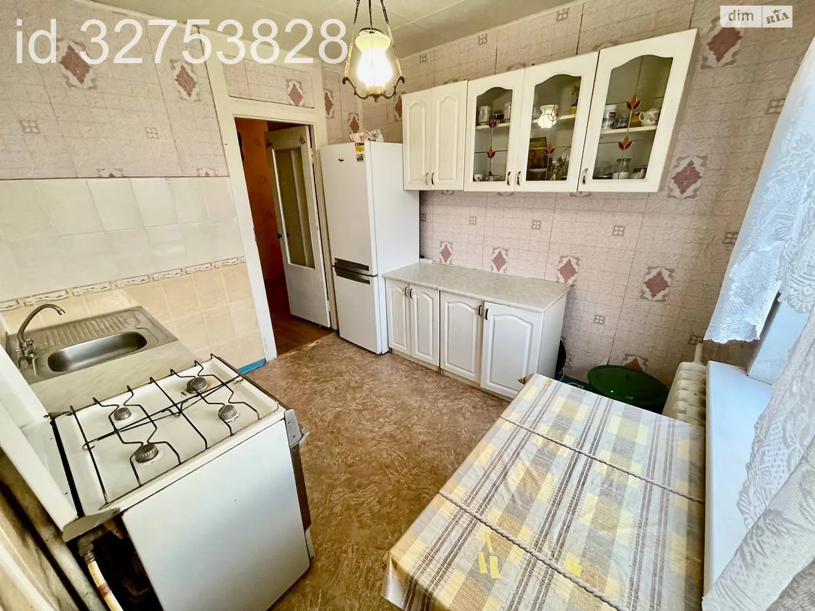 Продается 3-комнатная квартира 58 кв. м в Кривом Роге, ул. Космонавтов, 17 - фото 1