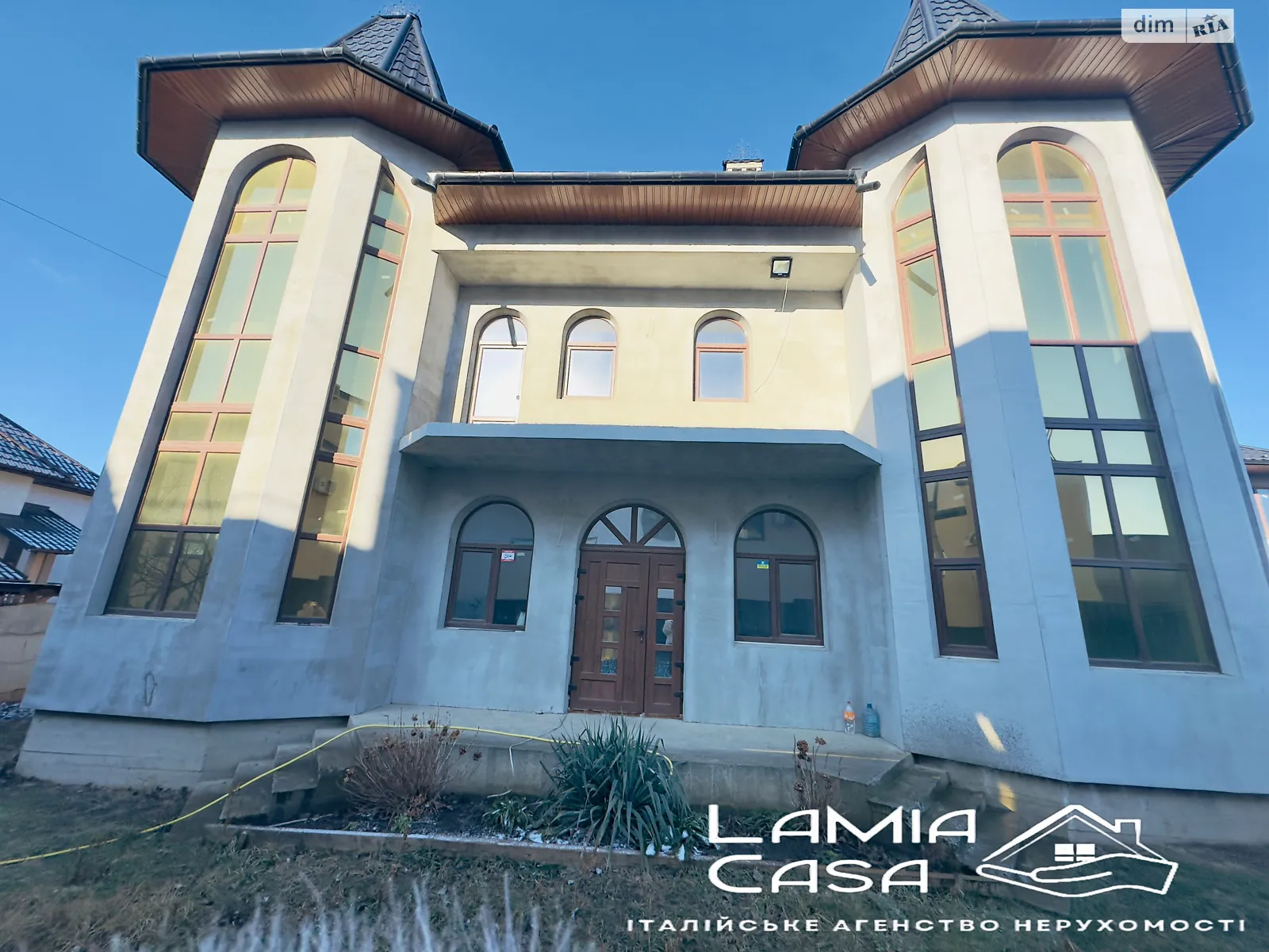 Продається будинок 3 поверховий 550 кв. м з балконом, цена: 180000 € - фото 1