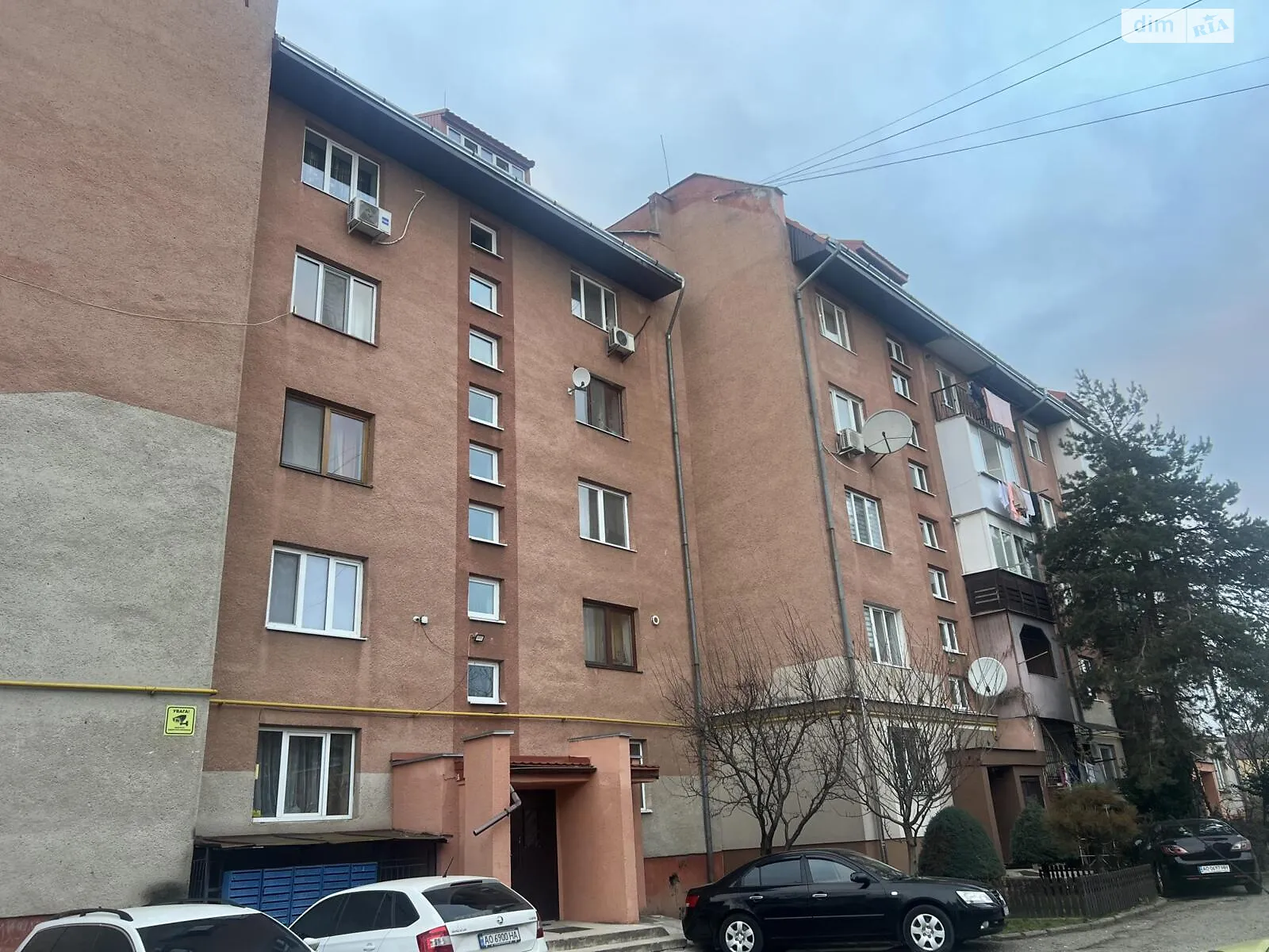 Продается 2-комнатная квартира 58 кв. м в Ужгороде, ул. Божук - фото 1