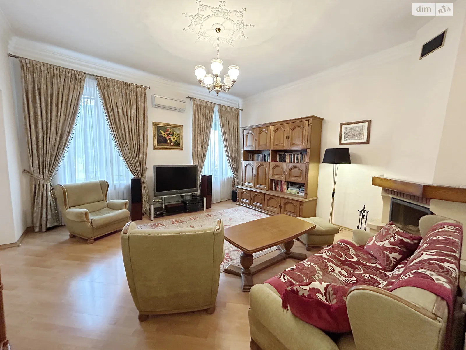 Продається 4-кімнатна квартира 127.9 кв. м у Одесі, вул. Університетська, 7 - фото 1