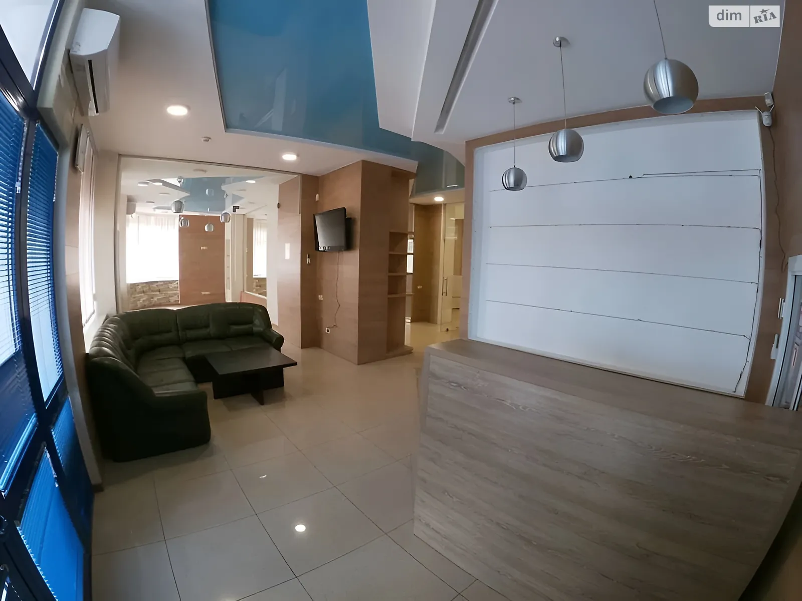 Здається в оренду офіс 122 кв. м в бізнес-центрі, цена: 1500 $ - фото 1