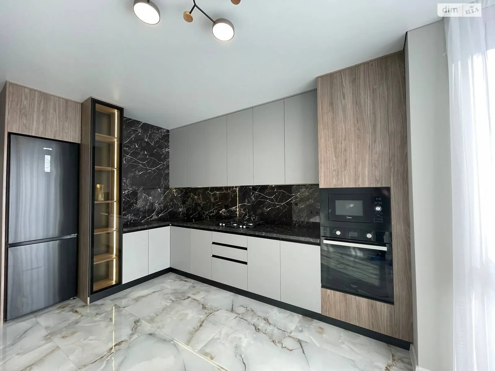 Продається 1-кімнатна квартира 45 кв. м у Івано-Франківську, вул. Бандери Степана, 79 - фото 1