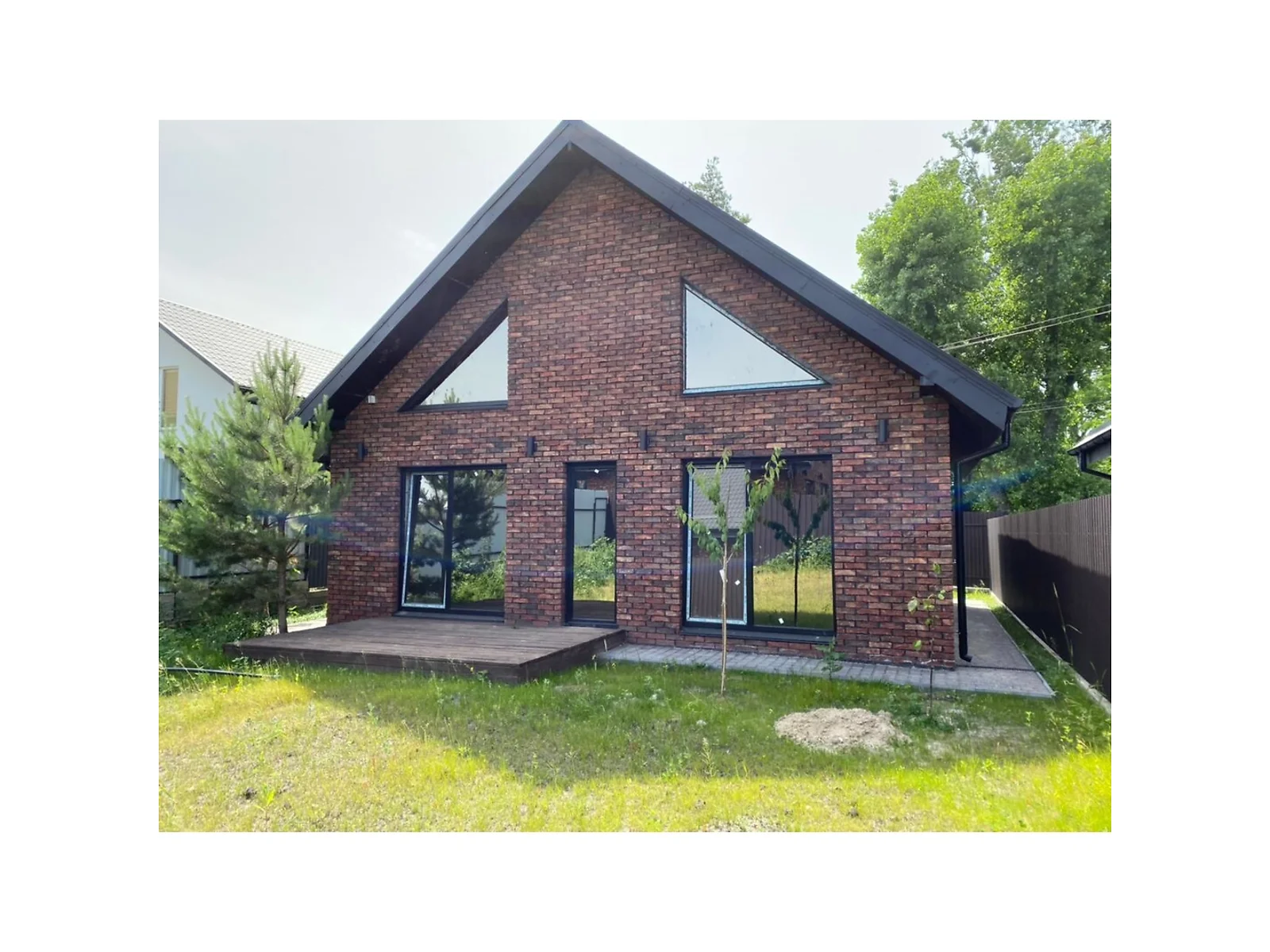 Продается дом на 2 этажа 100 кв. м с мансардой, цена: 95000 $ - фото 1