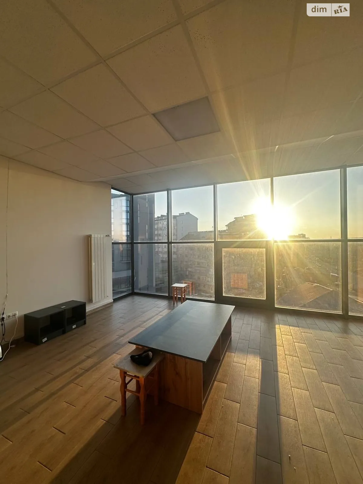 Здається в оренду офіс 220 кв. м в бізнес-центрі, цена: 2200 $ - фото 1