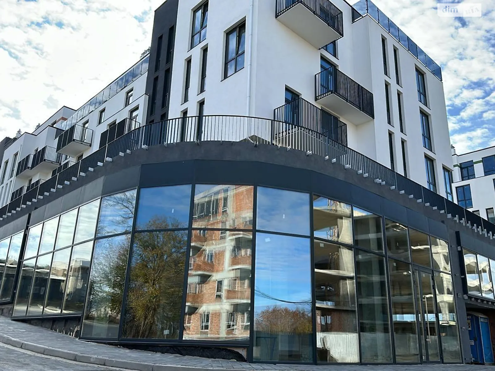 Продається 2-кімнатна квартира 61.7 кв. м у Львові, вул. Пилипа Орлика, 1 - фото 1