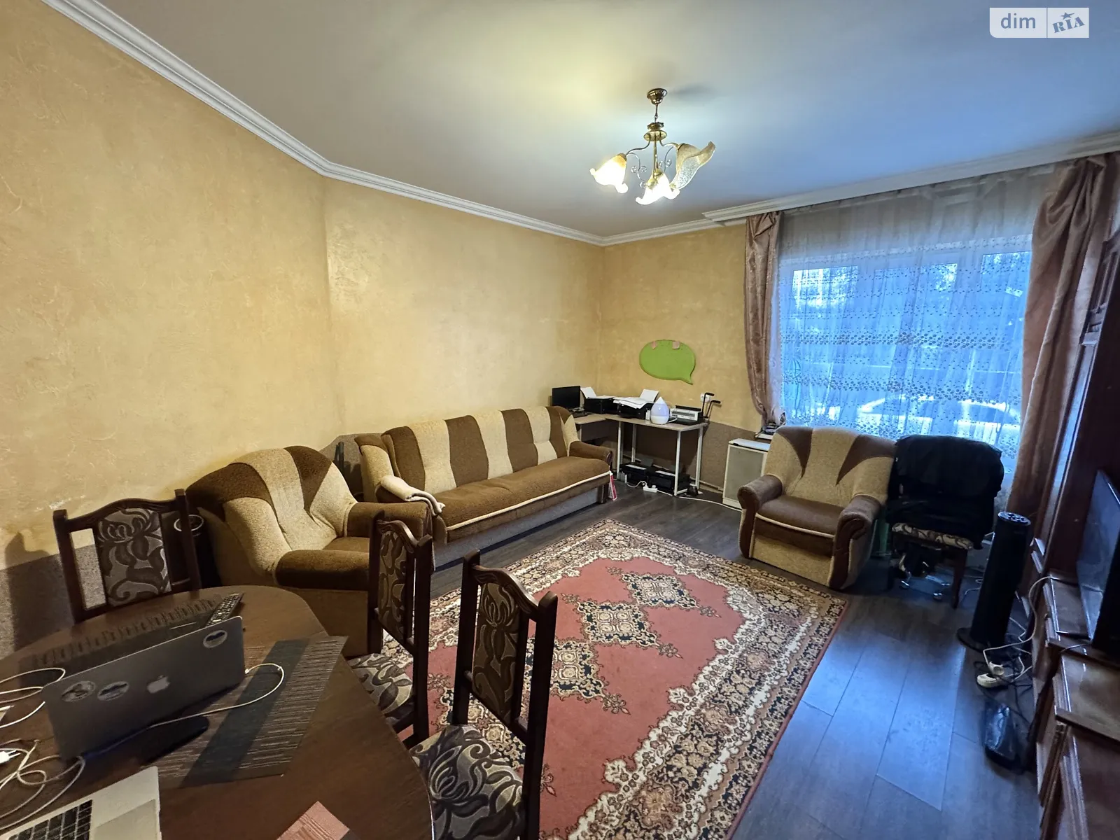 Продается 1-комнатная квартира 33 кв. м в Мукачеве, ул. Августина Штефана, 8 - фото 1