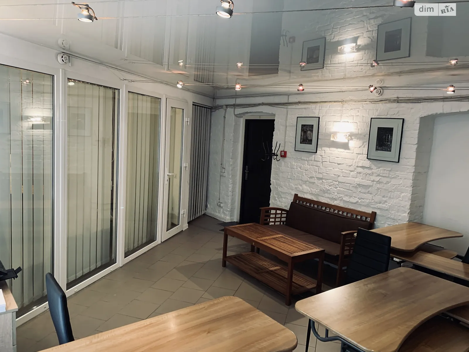 Продается офис 31.4 кв. м в бизнес-центре, цена: 69999 $ - фото 1