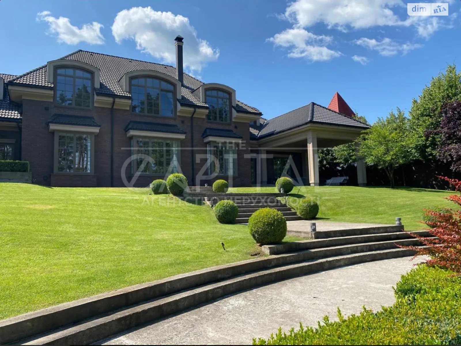 Сдается в аренду дом на 2 этажа 660 кв. м с верандой, цена: 18000 $ - фото 1