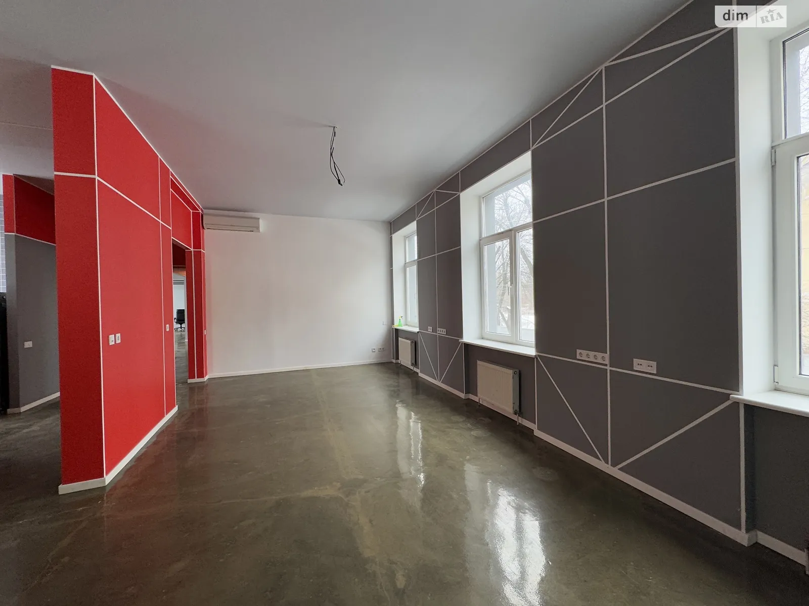 Сдается в аренду офис 213 кв. м в бизнес-центре, цена: 4047 $ - фото 1