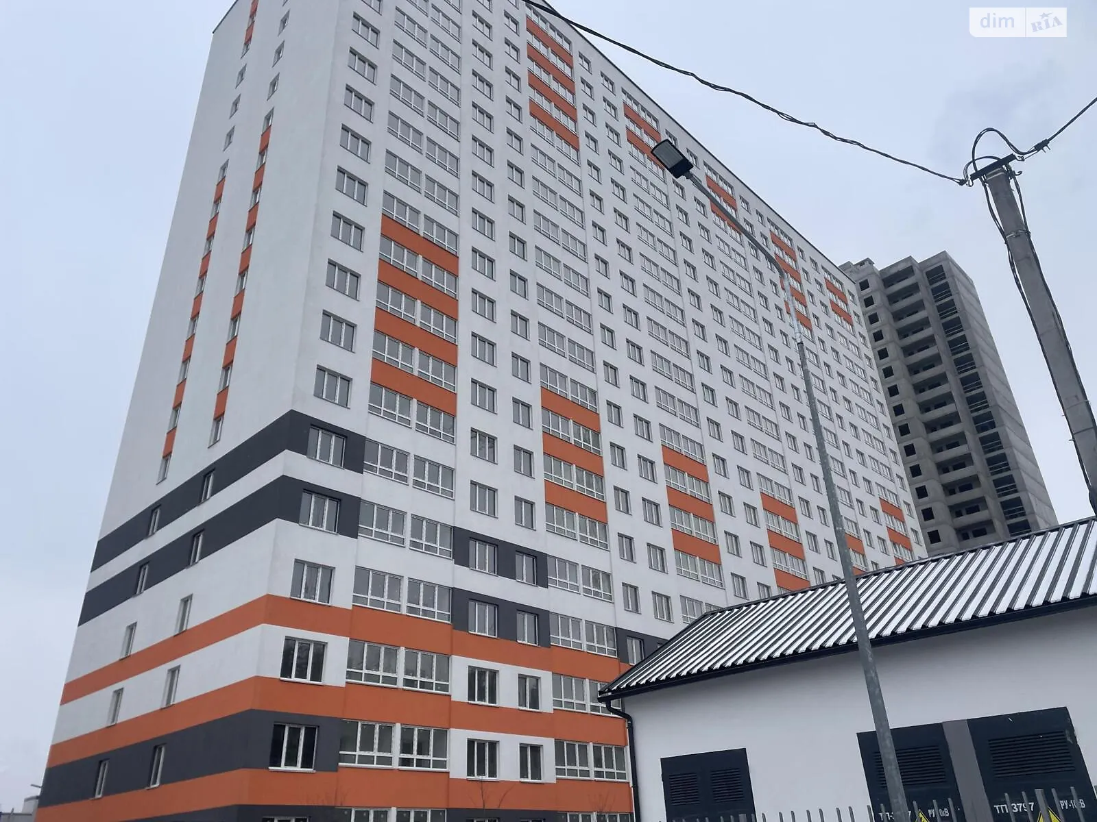 Продається 1-кімнатна квартира 40 кв. м у Новосілках, вул. Озерна, 1 - фото 1