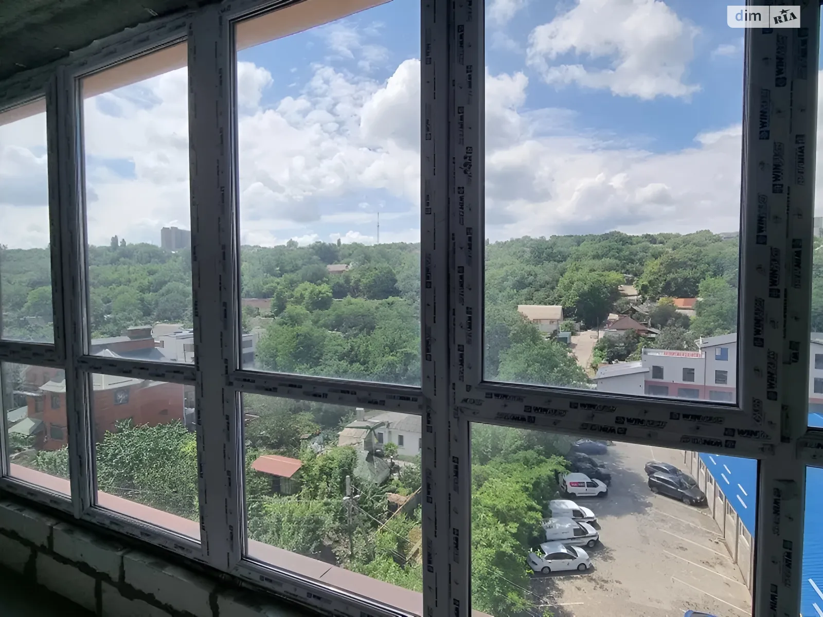 Продается 1-комнатная квартира 64 кв. м в Днепре, ул. Мандрыковская - фото 1