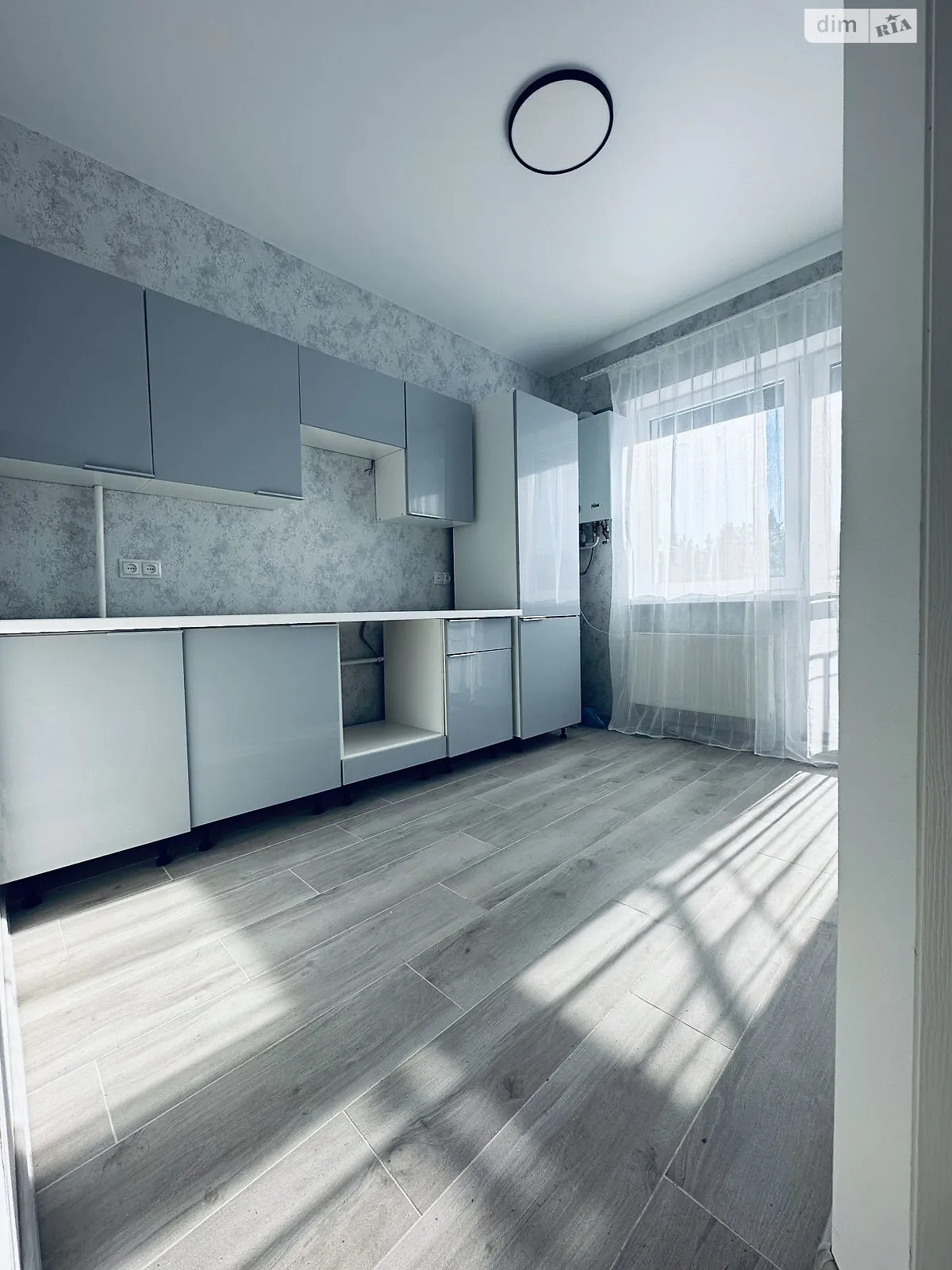 Продается 1-комнатная квартира 32.6 кв. м в Гостомеле, цена: 33000 $ - фото 1