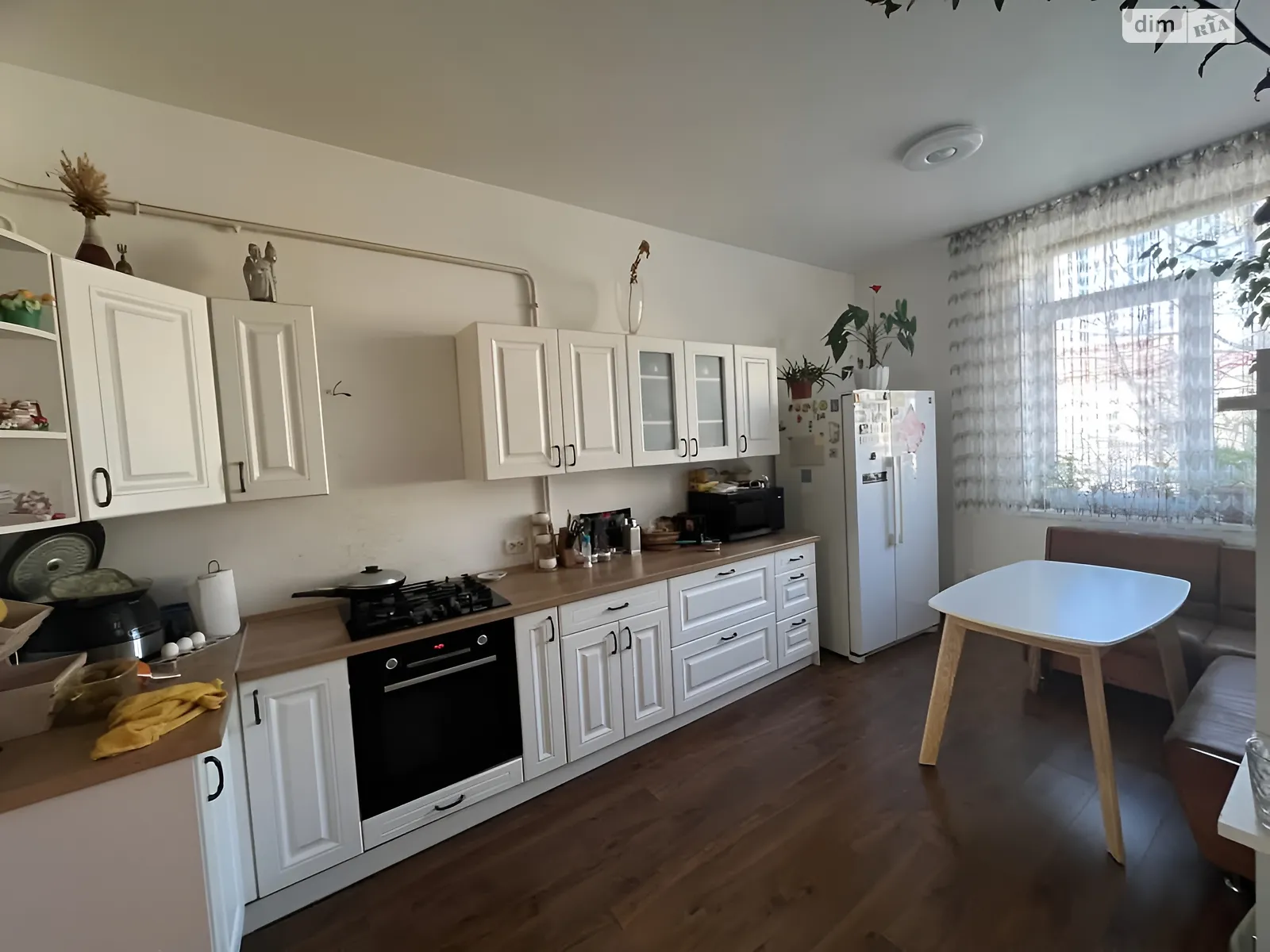 Продается 3-комнатная квартира 98 кв. м в Ужгороде, ул. Довженко - фото 1