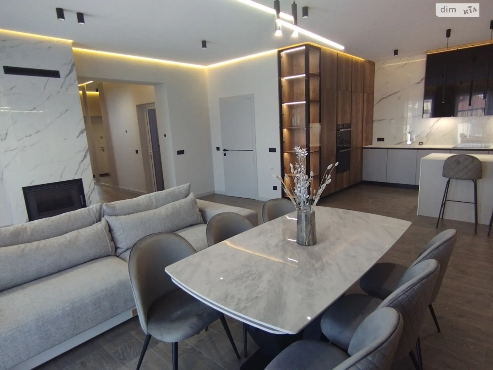Продается дом на 2 этажа 172 кв. м с гаражом, цена: 280000 $ - фото 1