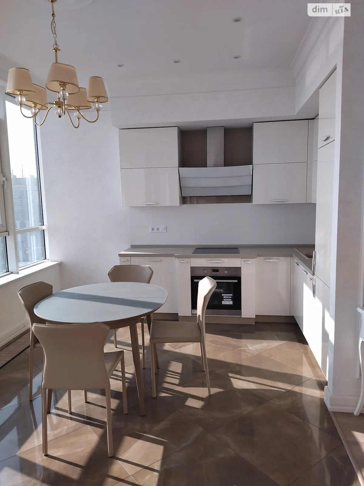 Продается 1-комнатная квартира 64.5 кв. м в Одессе, бул. Французский, 60В - фото 1