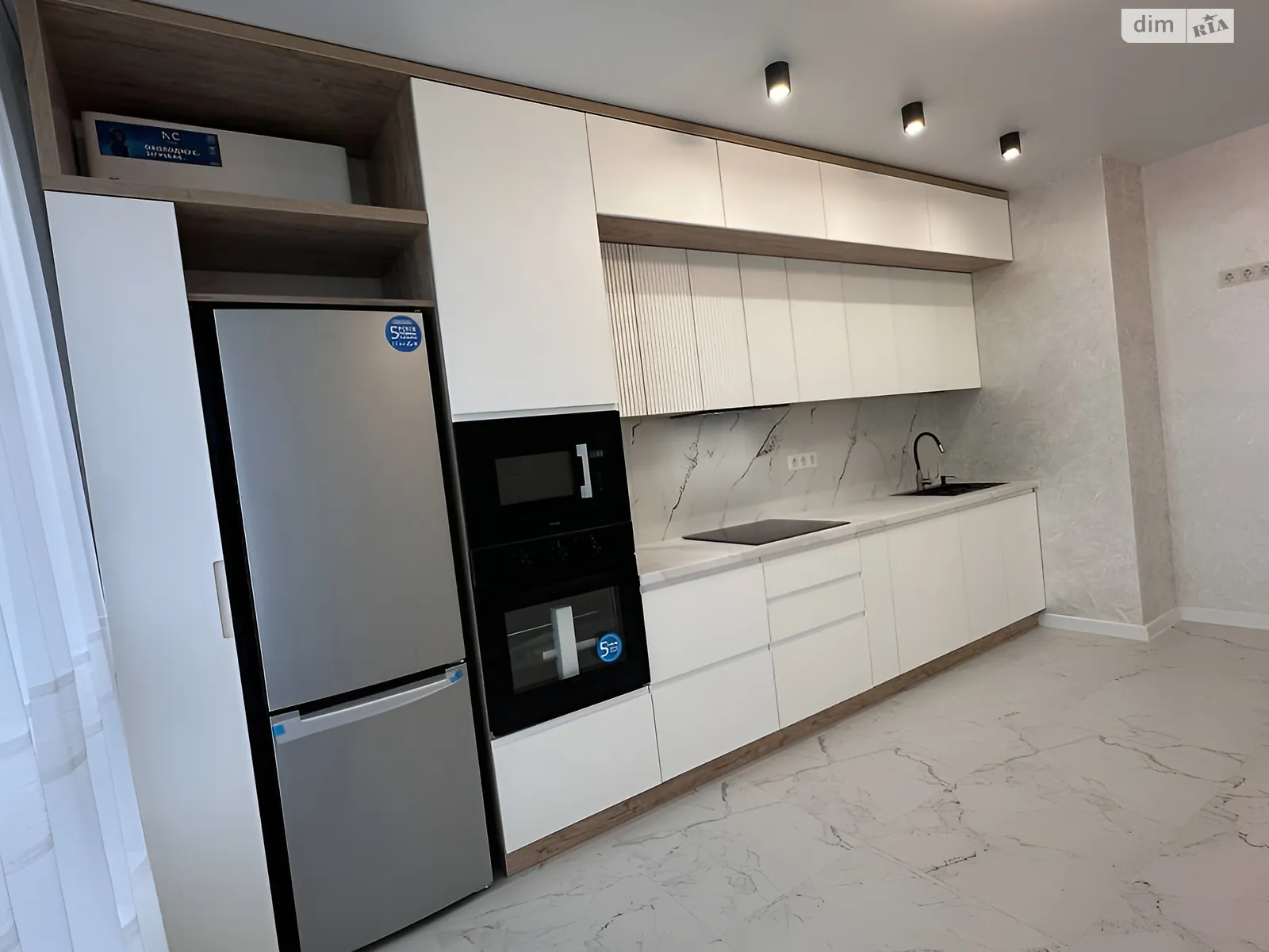 Продается 1-комнатная квартира 42 кв. м в Ивано-Франковске, цена: 61500 $ - фото 1