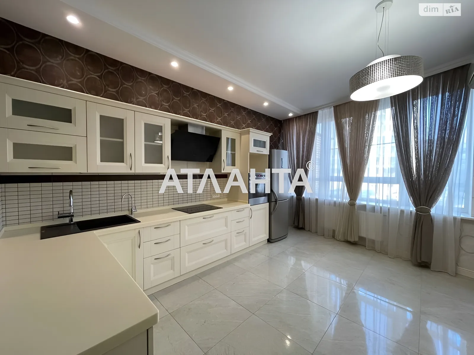 Продается 3-комнатная квартира 102.4 кв. м в Одессе, ул. Независимости, 11/2 - фото 1