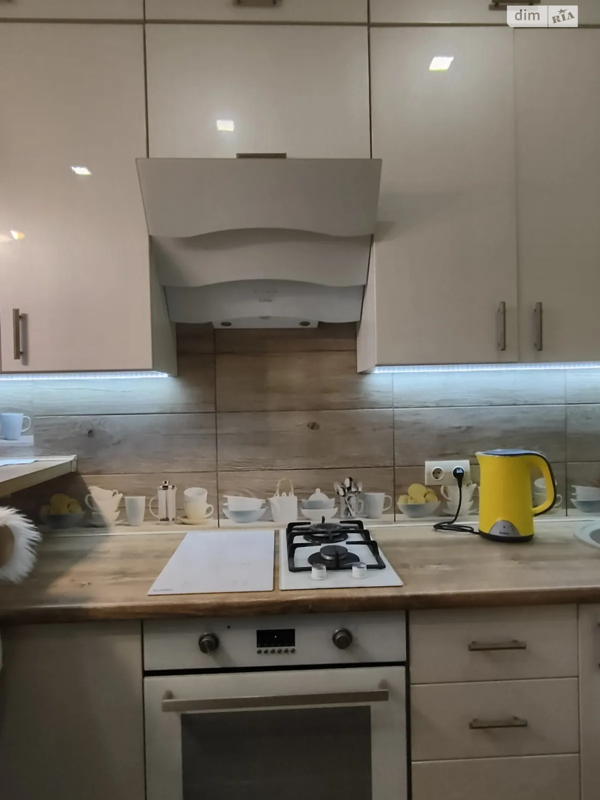 Продається 2-кімнатна квартира 56 кв. м у Гостомелі, вул. Мисливська - фото 1