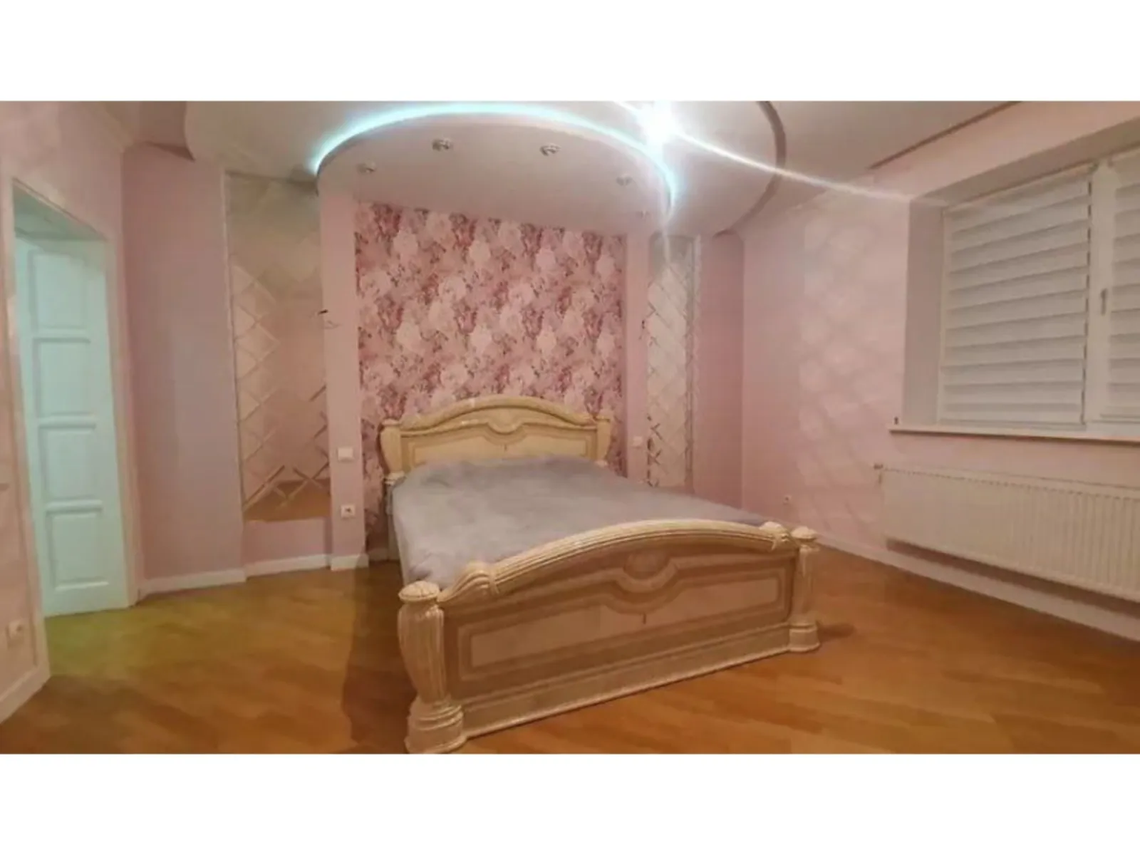 Продается дом на 2 этажа 323 кв. м с бассейном, цена: 350000 $ - фото 1
