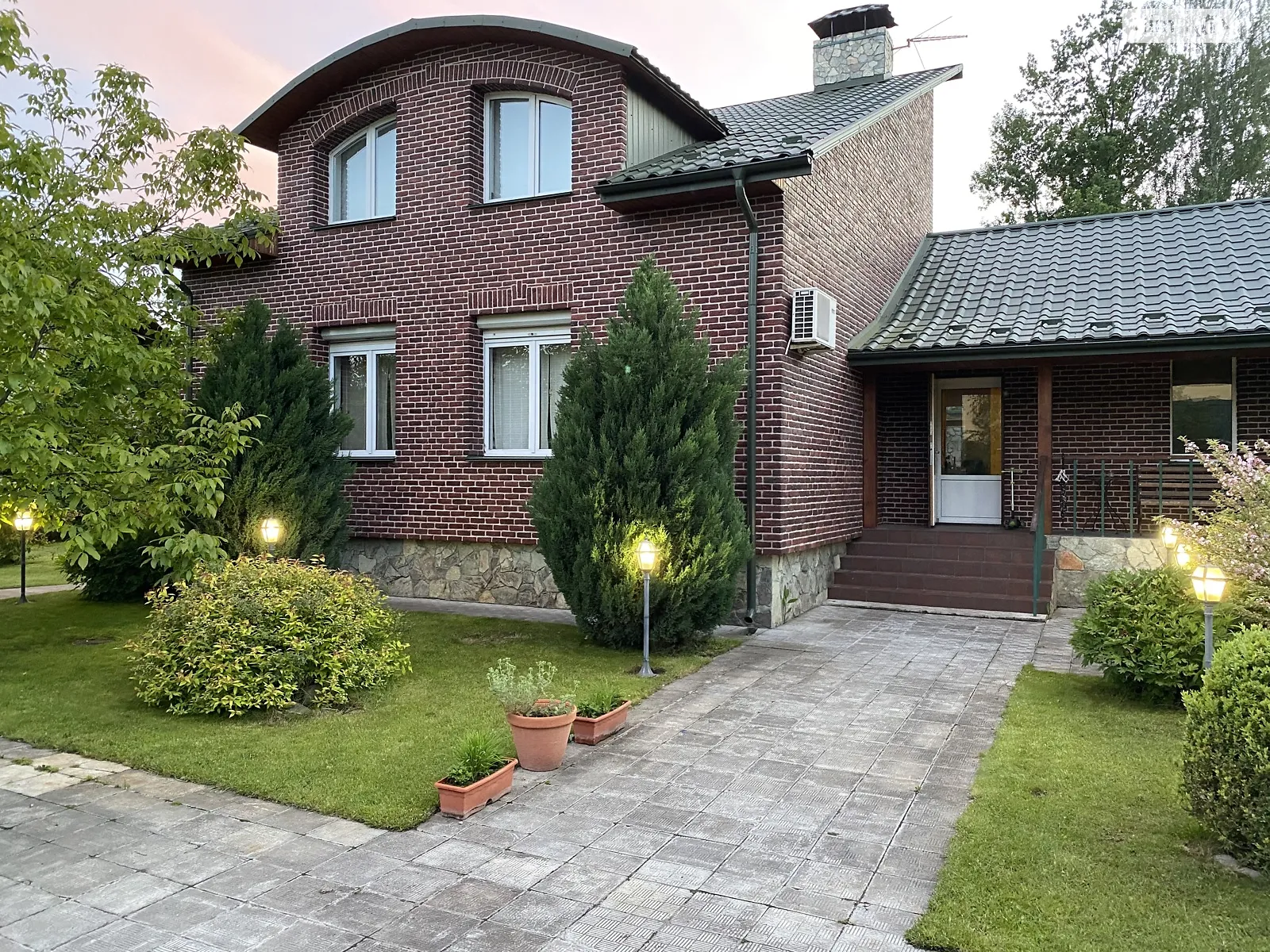 Продается дом на 2 этажа 186.3 кв. м с садом, цена: 365000 $ - фото 1