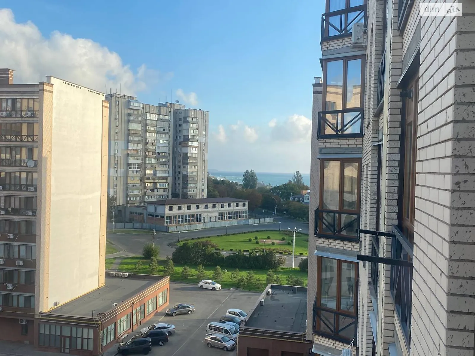 Продается 1-комнатная квартира 45 кв. м в Черноморске, ул. Лазурная(Гайдара), 2Б корпус 2 - фото 1