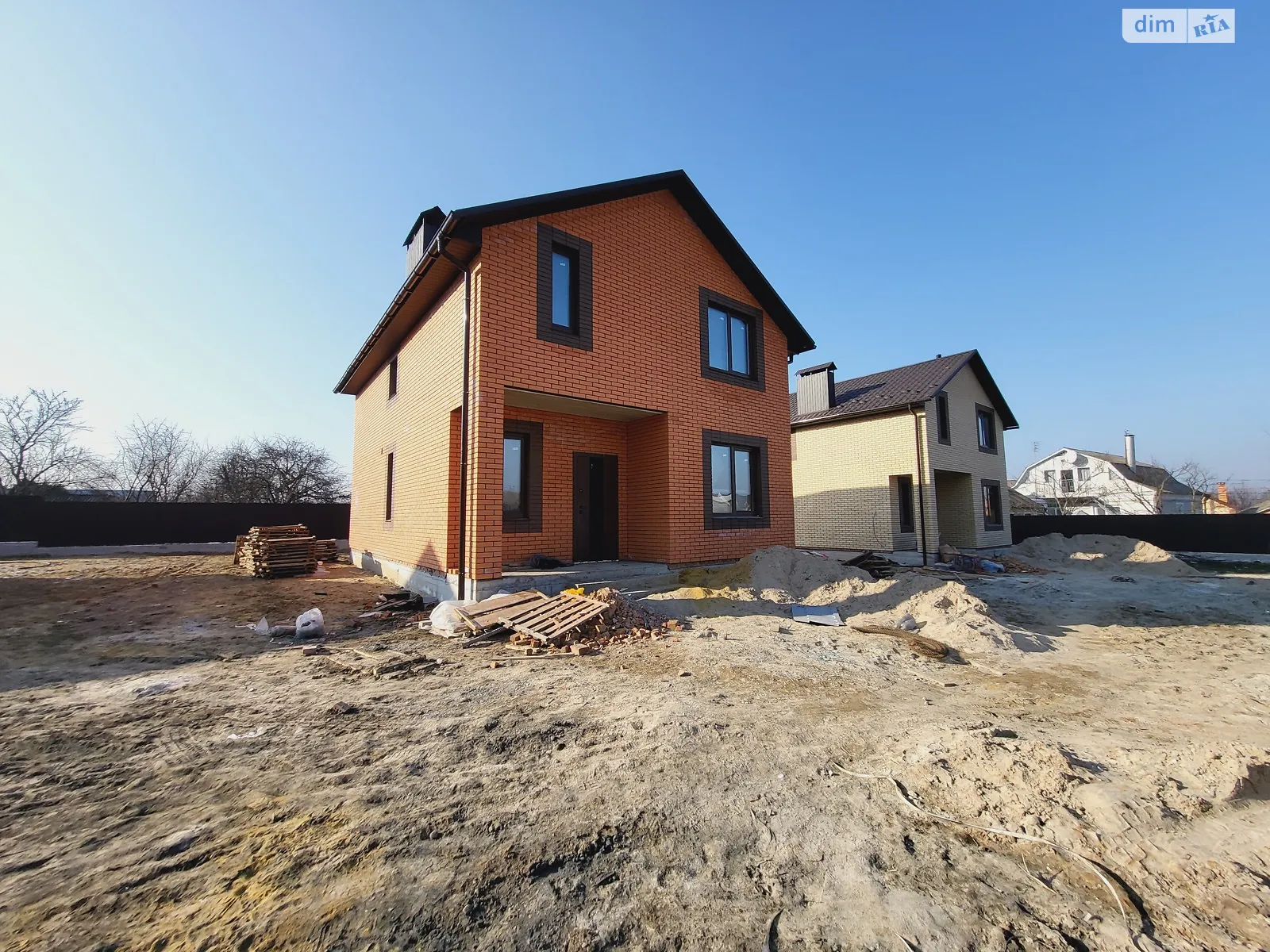 Продается дом на 2 этажа 125 кв. м с гаражом, цена: 95000 $ - фото 1