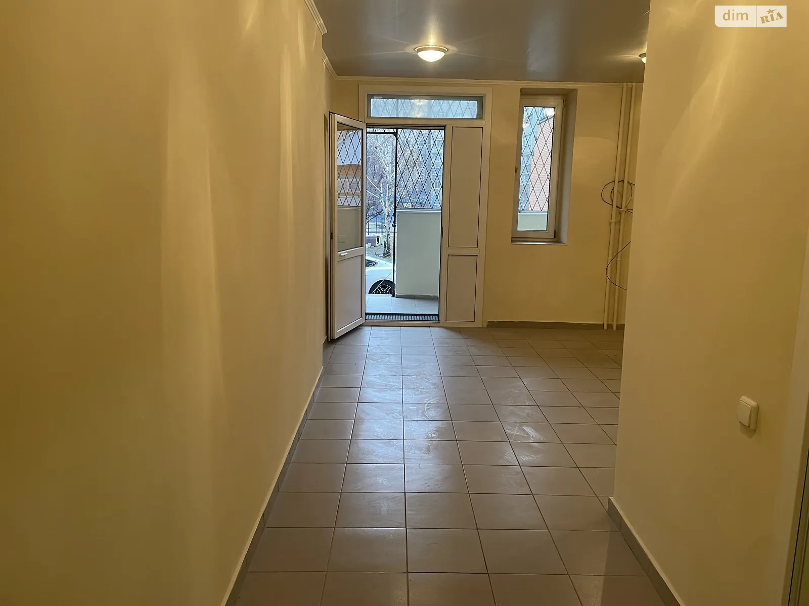 Продается офис 28.6 кв. м в бизнес-центре, цена: 42000 $ - фото 1