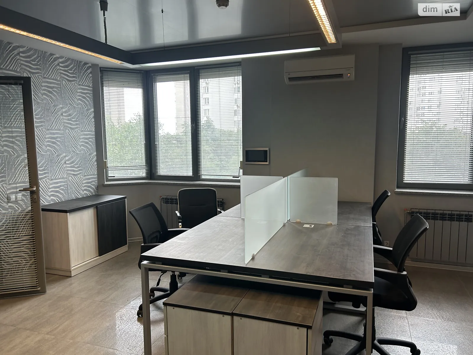 Здається в оренду офіс 72 кв. м в бізнес-центрі, цена: 900 $ - фото 1