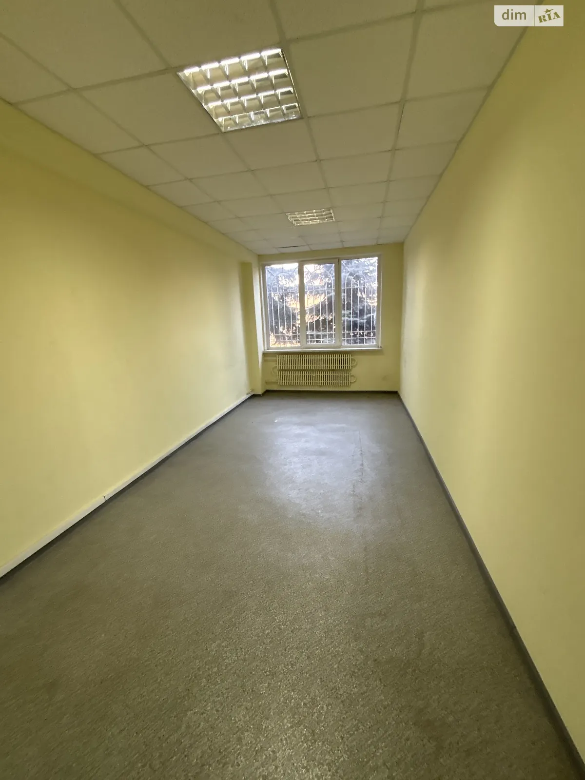 Сдается в аренду офис 17 кв. м в бизнес-центре, цена: 136 $ - фото 1