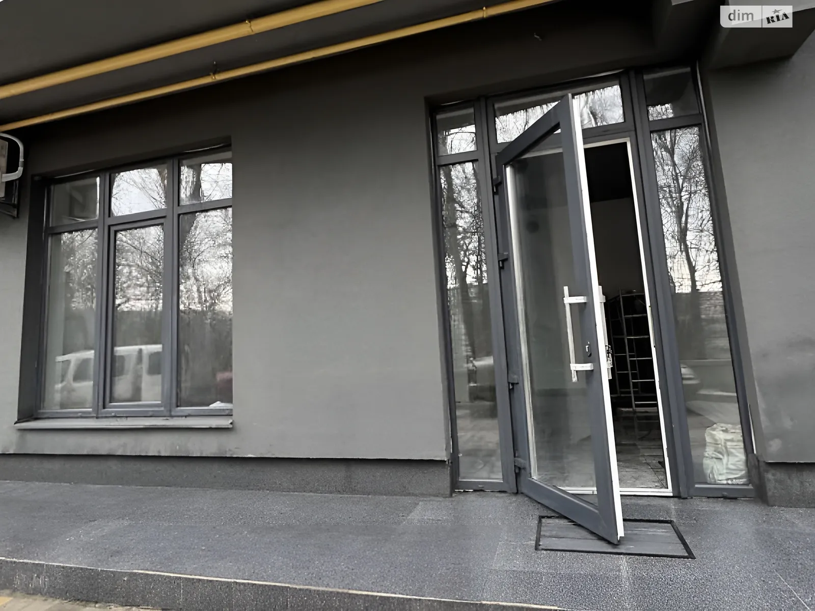 Сдается в аренду помещения свободного назначения 44 кв. м в 14-этажном здании, цена: 500 $ - фото 1