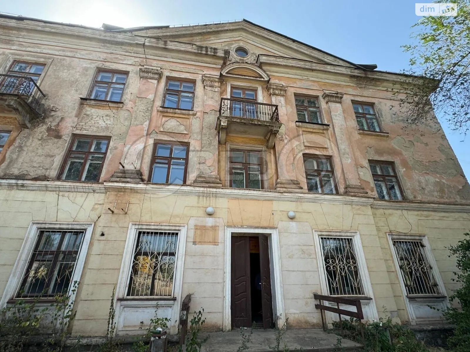 Продается помещения свободного назначения 2497 кв. м в 3-этажном здании, цена: 99000 $ - фото 1