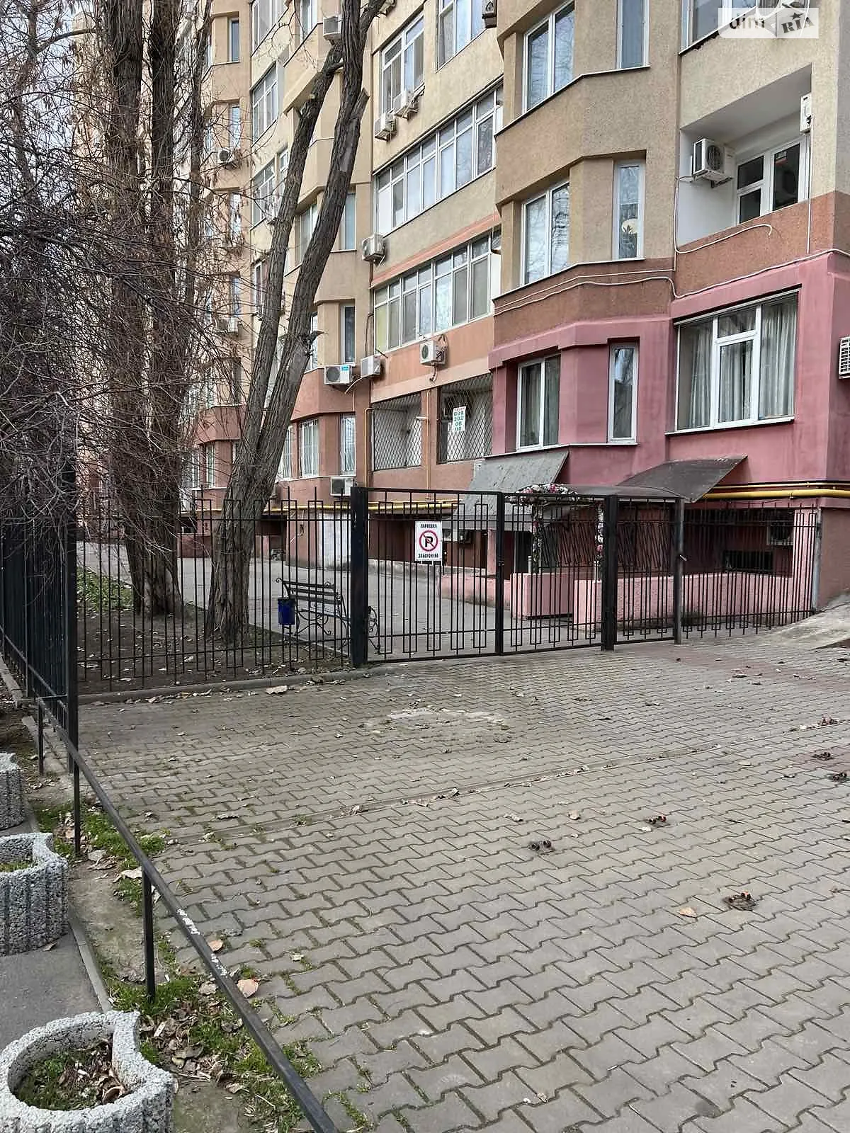 Продается офис 46.4 кв. м в бизнес-центре, цена: 49000 $ - фото 1