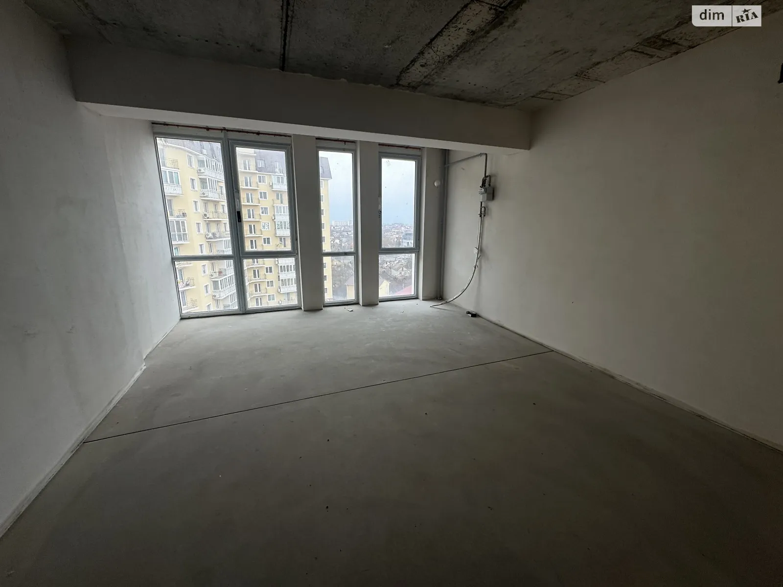 Продается 1-комнатная квартира 51 кв. м в Одессе, ул. Инглези, 2А - фото 1