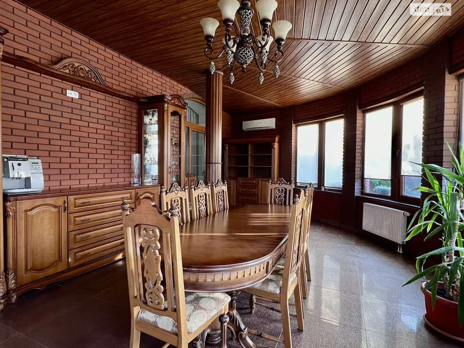 Продається будинок 3 поверховий 370 кв. м з каміном, цена: 799900 $ - фото 1