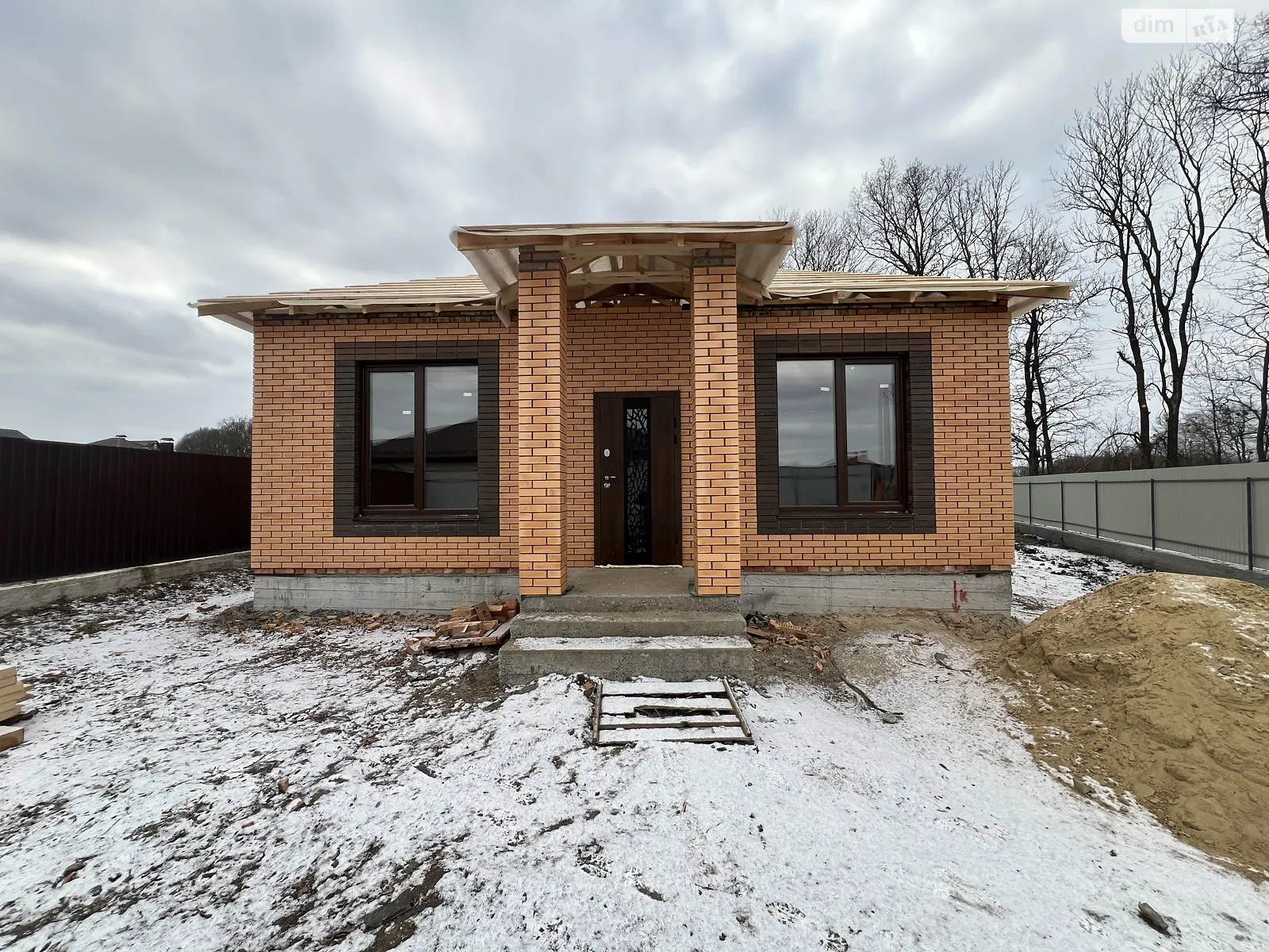 Продається одноповерховий будинок 100 кв. м з подвалом, цена: 87999 $ - фото 1