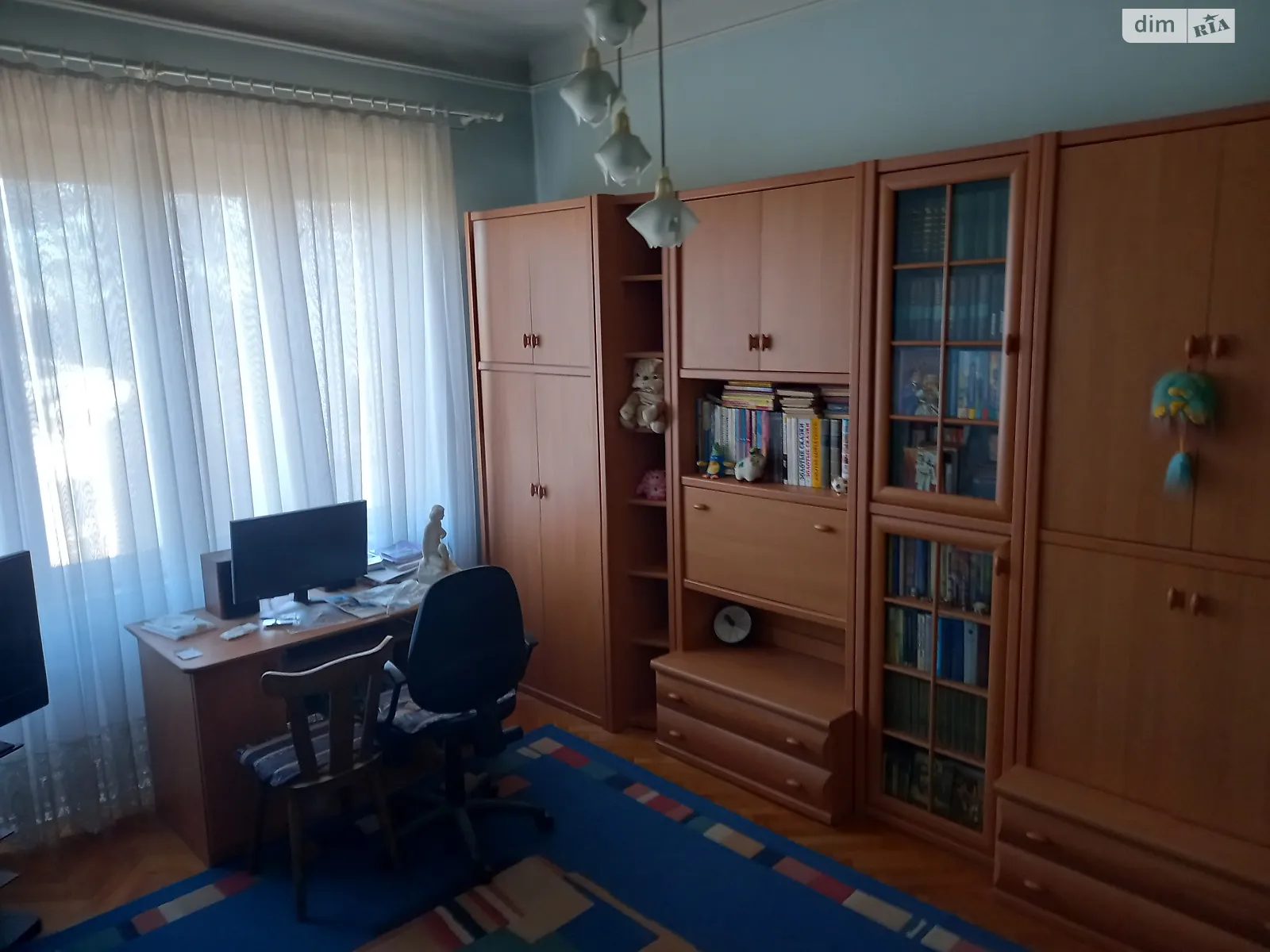 Продается 3-комнатная квартира 90 кв. м в Черновцах, ул. Университетская - фото 1