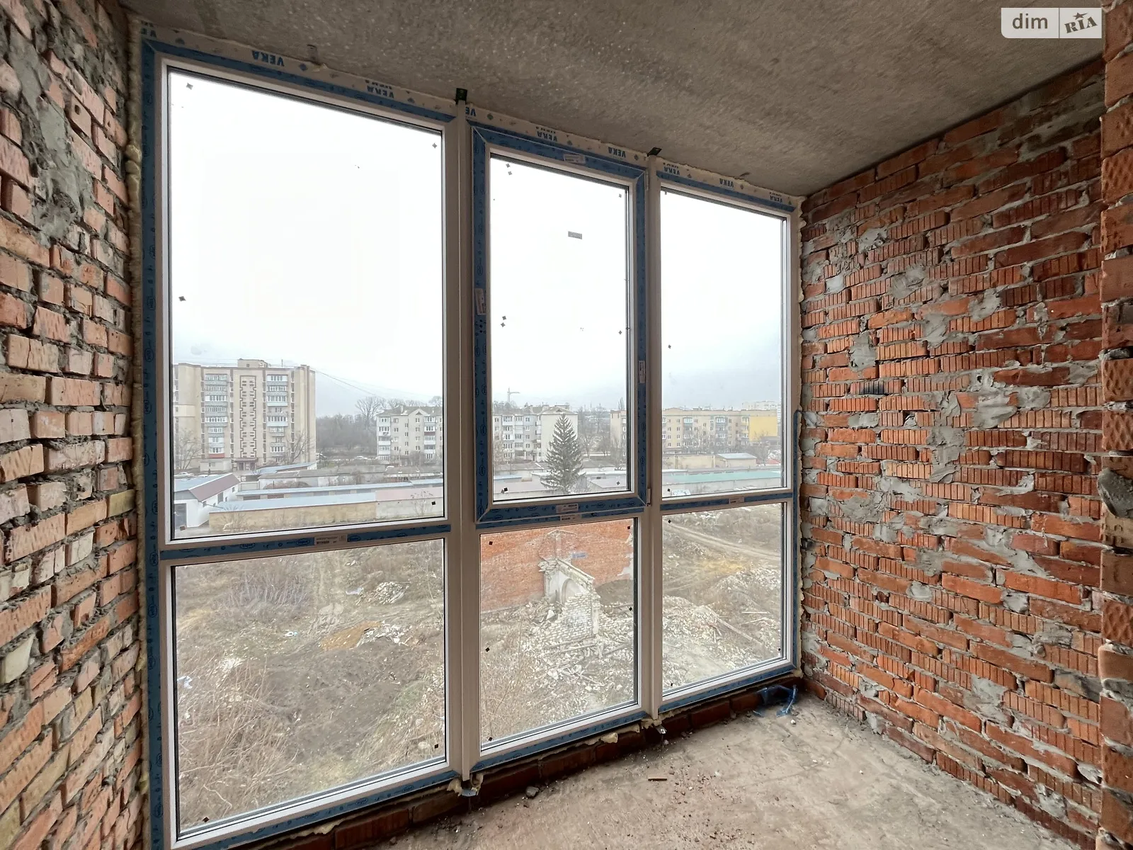 Продается 1-комнатная квартира 40.18 кв. м в Каменце-Подольском, ул. Патриарха Мстислава - фото 1