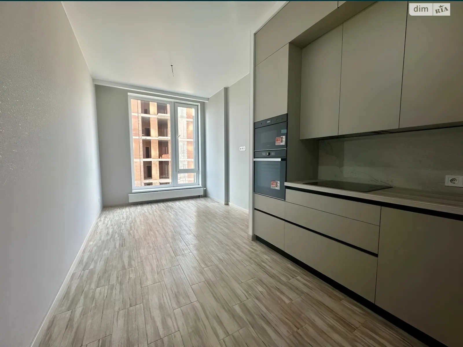 Продается 1-комнатная квартира 43 кв. м в Киеве, ул. Дегтяревская, 17 - фото 1