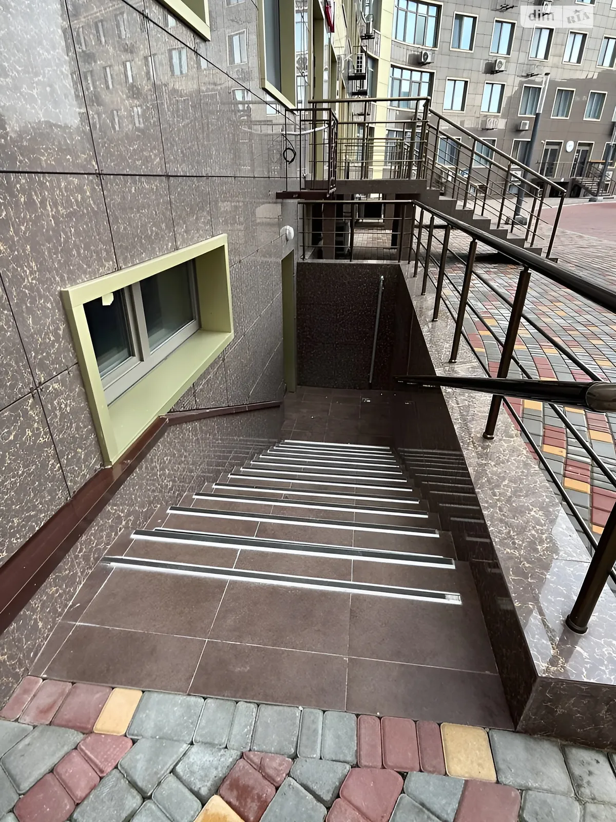 Продається приміщення вільного призначення 168 кв. м в 25-поверховій будівлі, цена: 150000 $ - фото 1