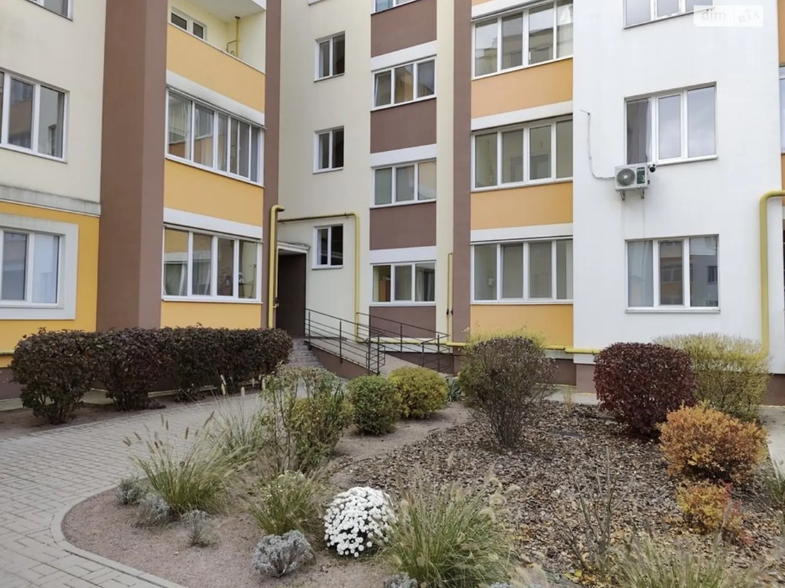 Продається 2-кімнатна квартира 63.3 кв. м у Немішаєве, вул. Ярослава Мудрого(Чкалова), 58 - фото 1