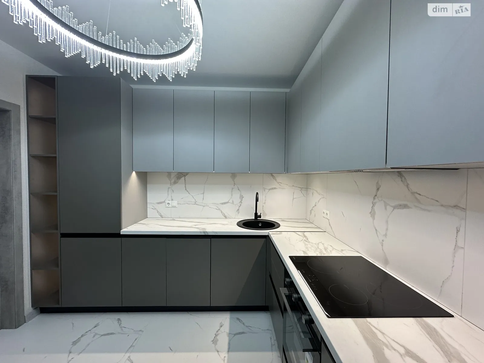 Продается 2-комнатная квартира 61 кв. м в Одессе, ул. Жемчужная, 8 - фото 1