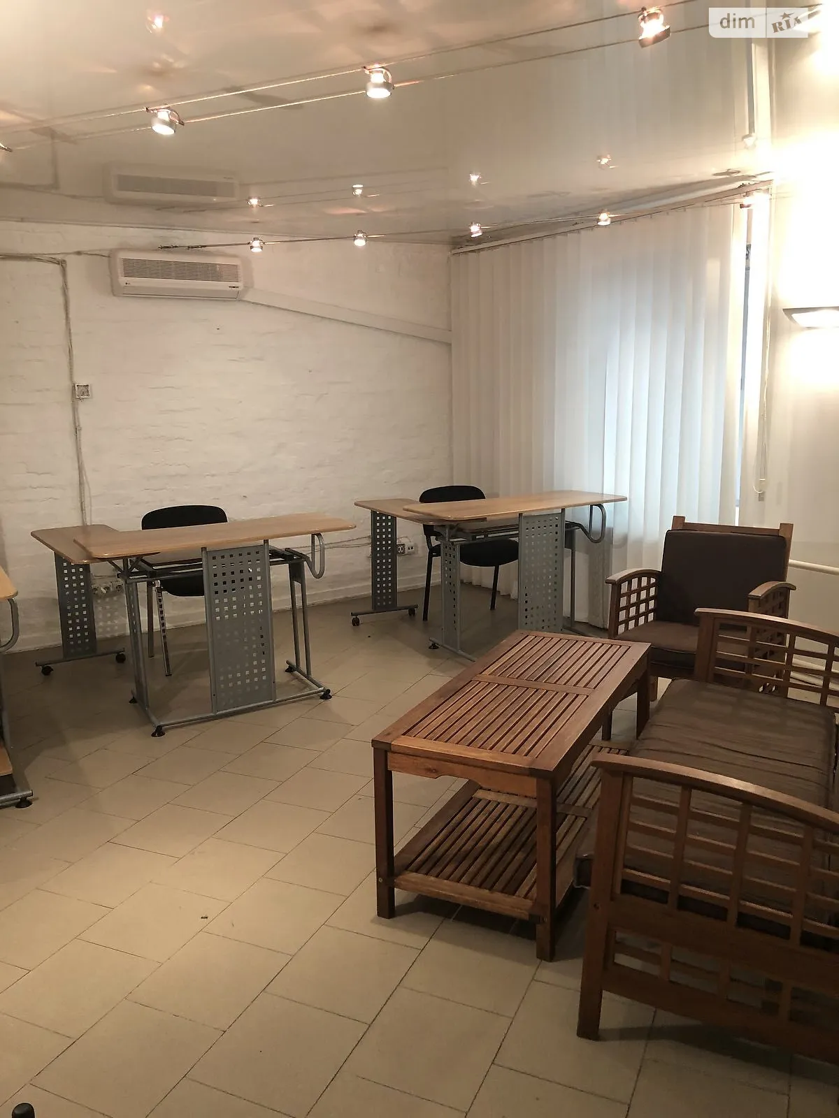 Продается офис 31.4 кв. м в бизнес-центре, цена: 70000 $ - фото 1