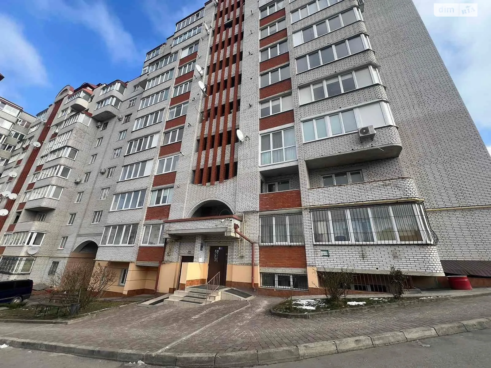 3-комнатная квартира 82.8 кв. м в Тернополе, вул. Евгения Коновальца, 11 - фото 1