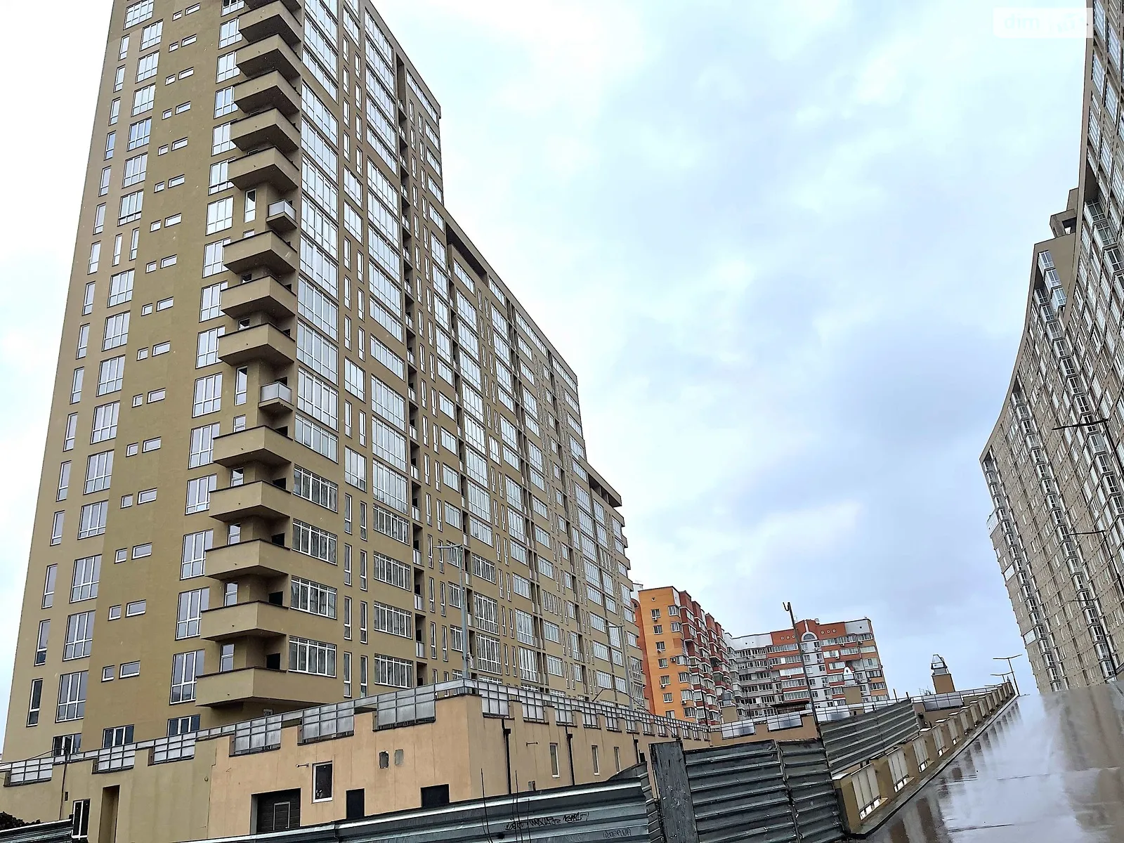 Продається 2-кімнатна квартира 73.8 кв. м у Харкові, вул. Сухумська, 22 - фото 1