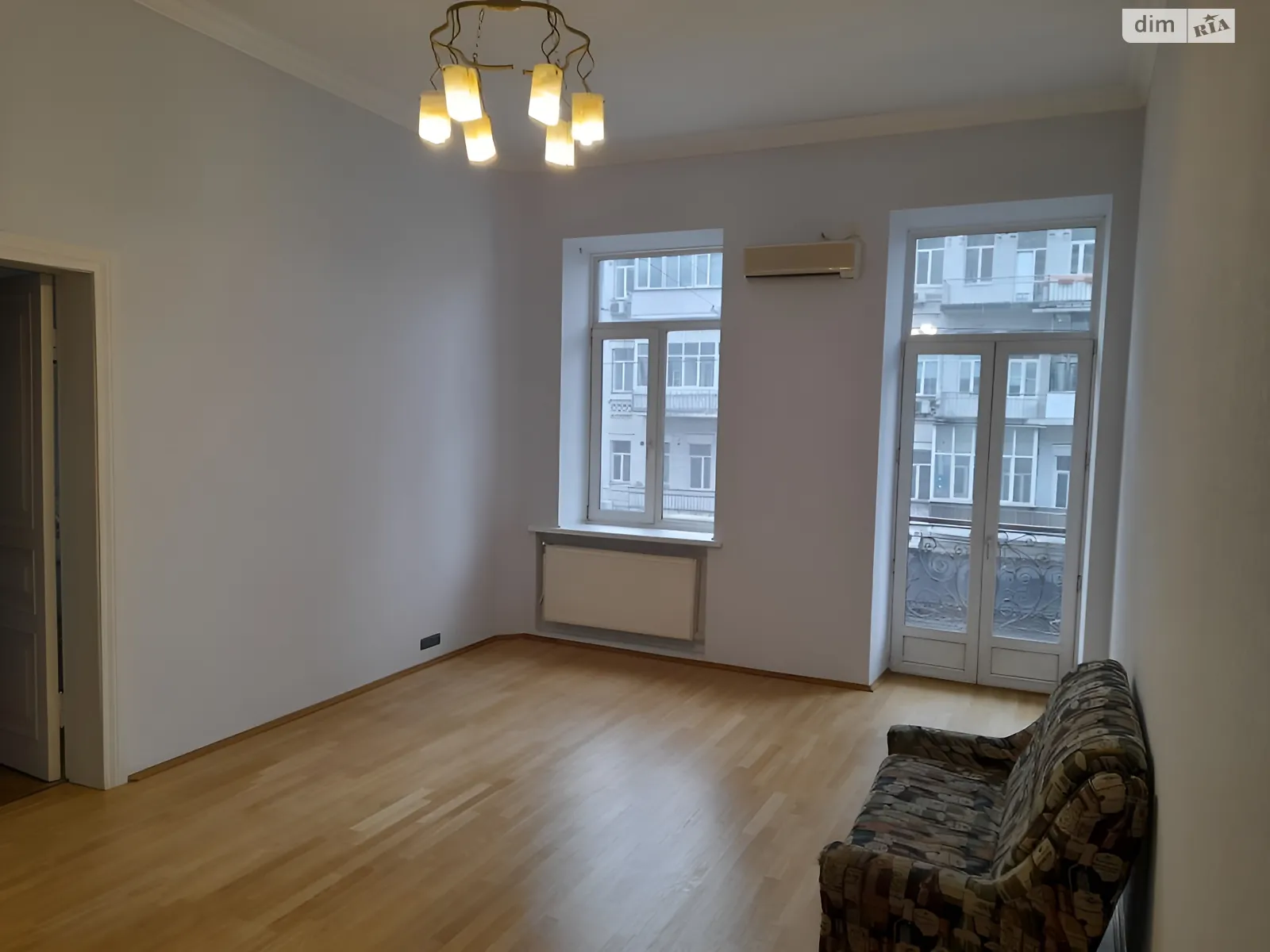 Продается 7-комнатная квартира 225 кв. м в Киеве, ул. Саксаганского, 28 - фото 1