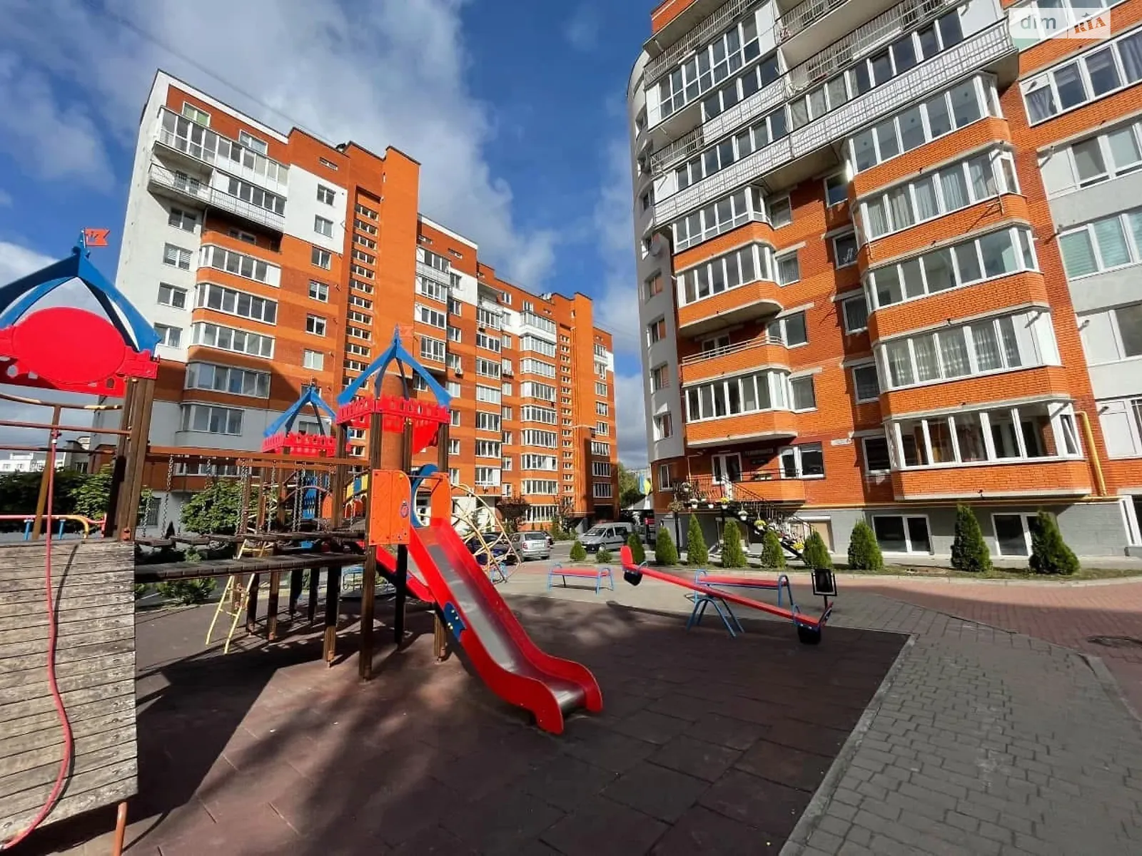 3-комнатная квартира 92 кв. м в Тернополе, просп. Злуки - фото 1